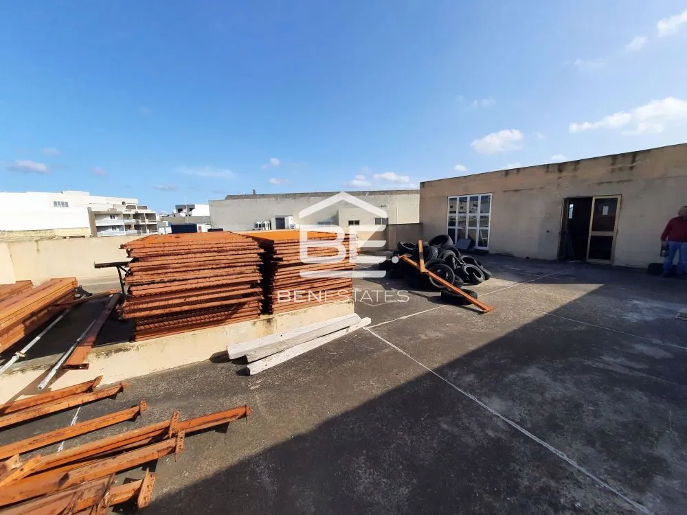 Commercial in Santa Venera