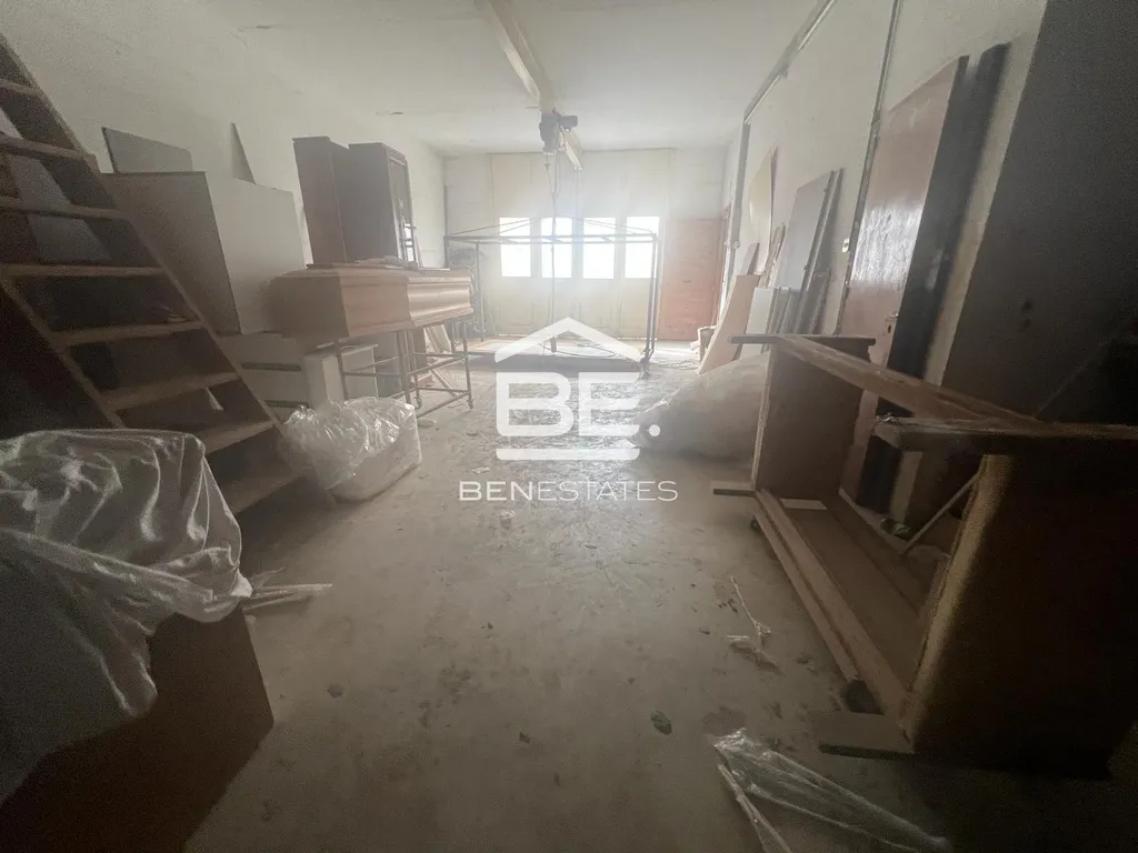 Commercial in Handaq