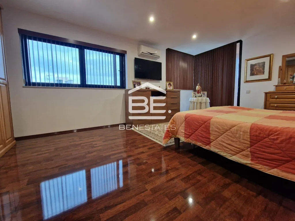 Duplex Penthouse in St. Pauls Bay