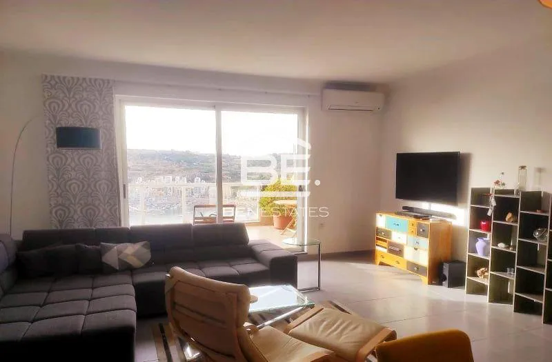 Penthouse in Xemxija