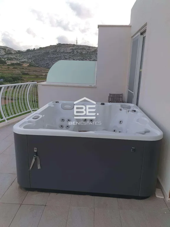 Penthouse in Bahar Ic-Caghaq