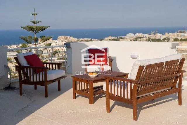 Semi Detached Villa in Madliena