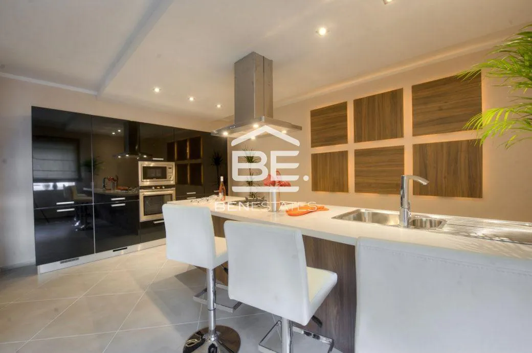 Semi Detached Villa in Madliena