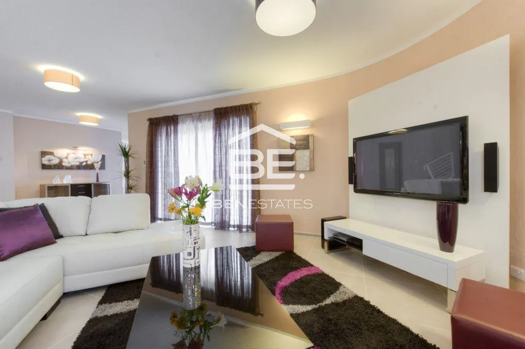 Semi Detached Villa in Madliena