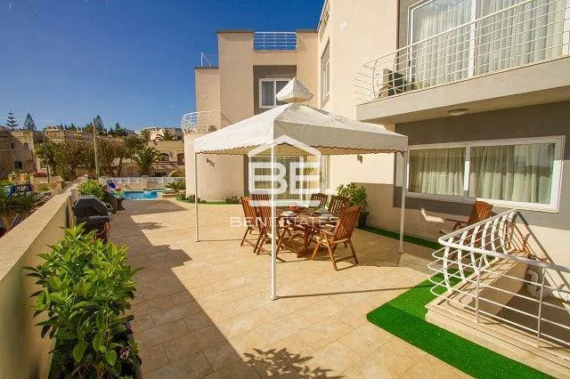 Semi Detached Villa in Madliena