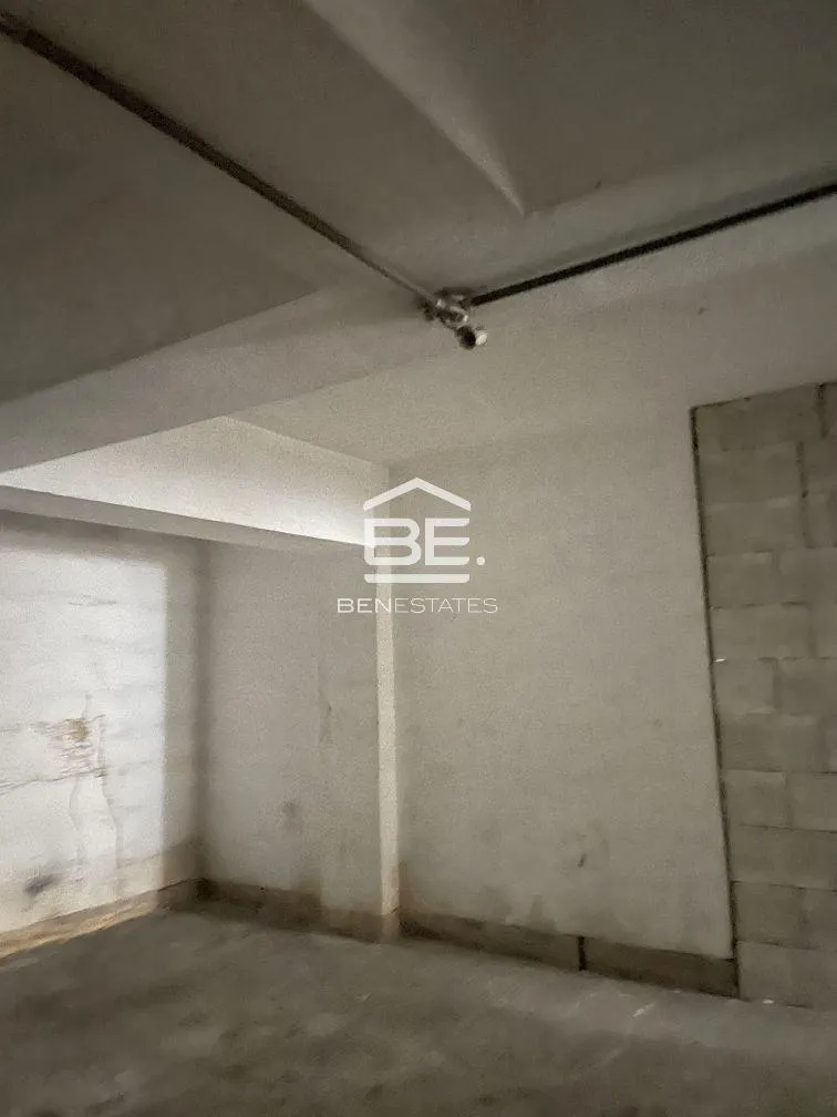 Street Level Garage in Msida