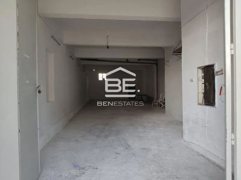 Street Level Garage in San Gwann