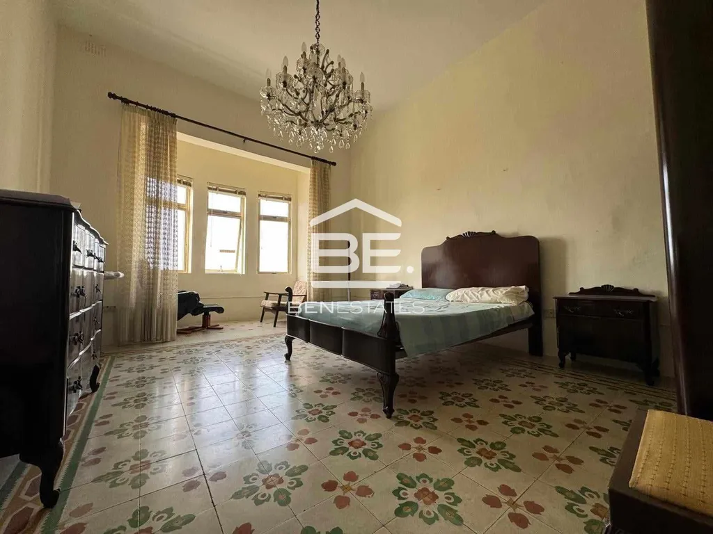 Apartment with airspace in Paola