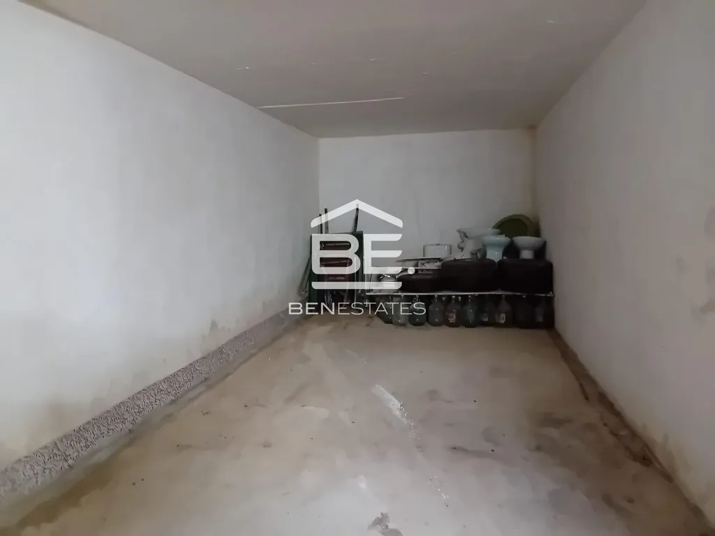 Basement Garage in Attard