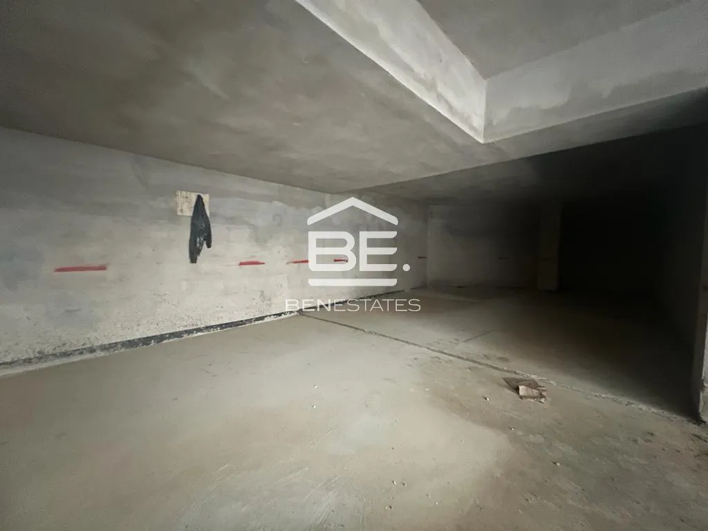 Basement Garage in Lija