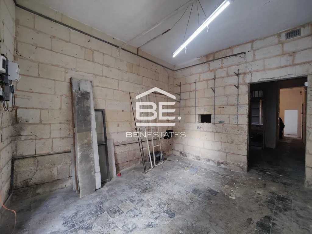 Commercial in Hamrun