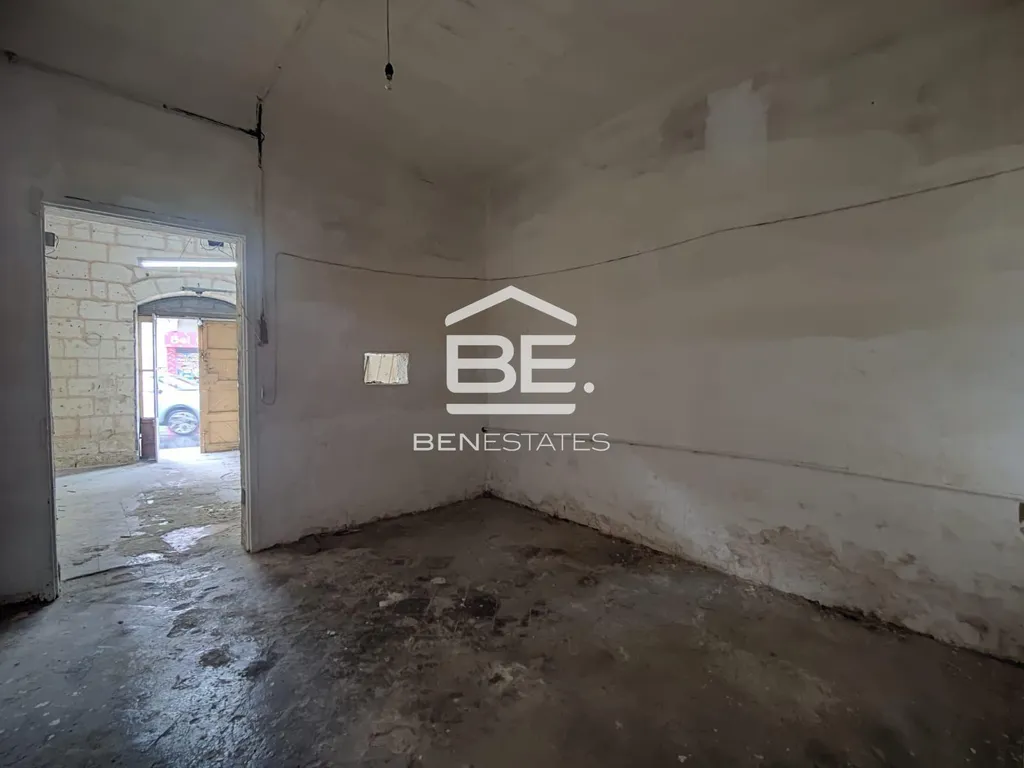 Commercial in Hamrun