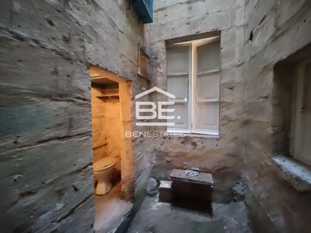 Commercial in Hamrun