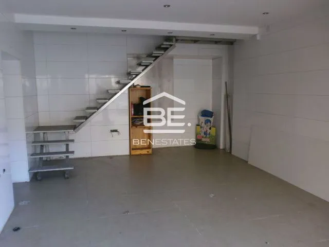 Commercial in Cospicua