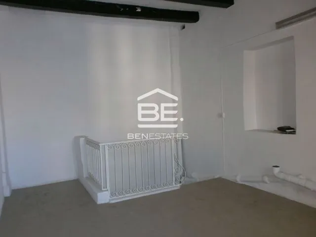 Commercial in Cospicua