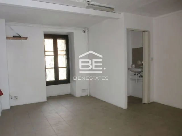 Commercial in Cospicua