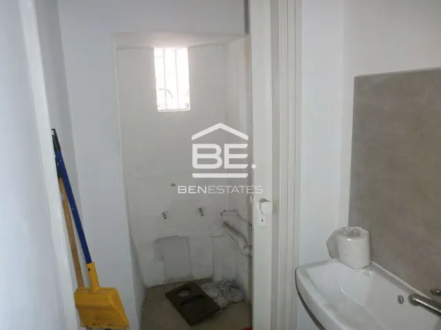 Commercial in Cospicua