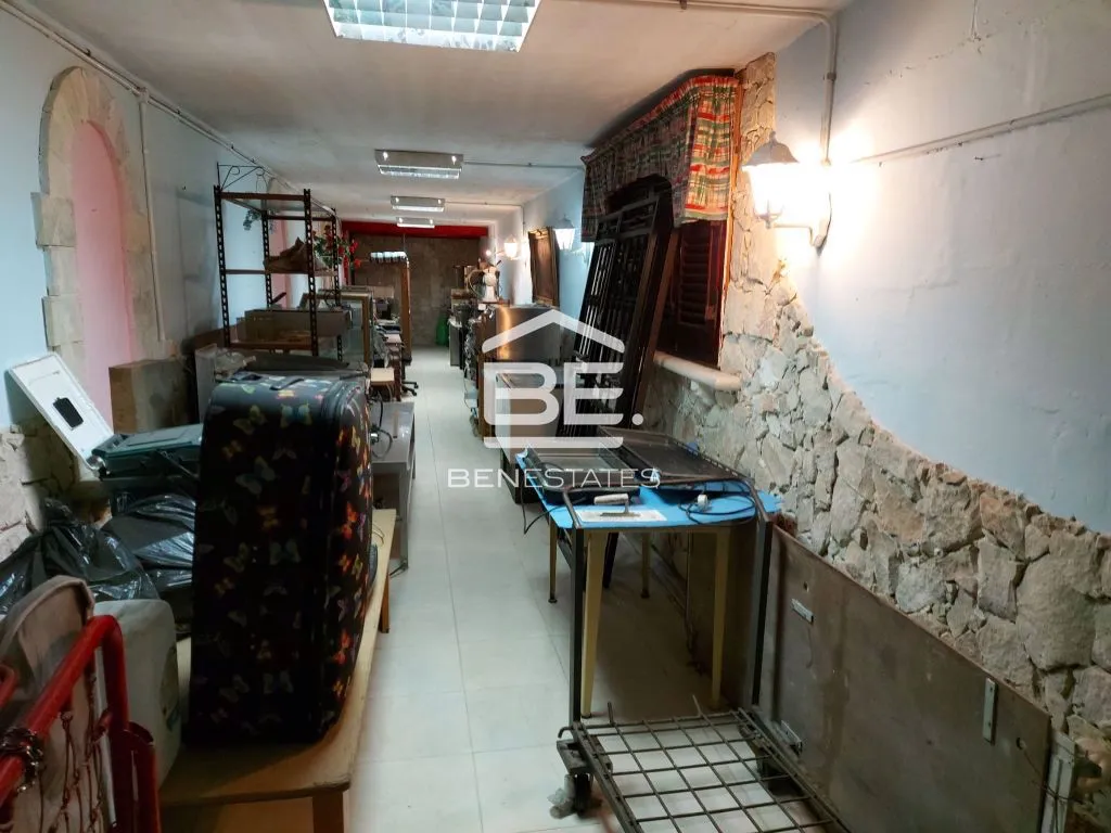 Semi Basement Garage in Swatar