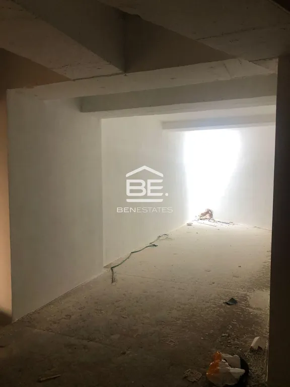 Semi Basement Garage in Msida