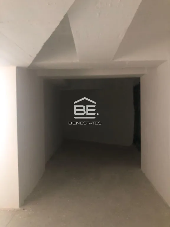 Semi Basement Garage in Msida