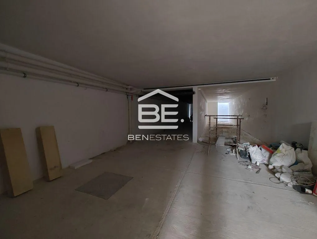 Semi Basement Garage in Luqa