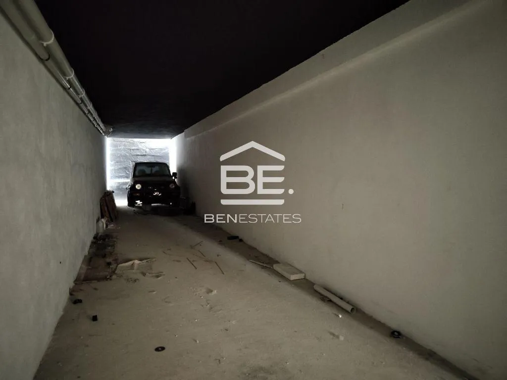 Semi Basement Garage in Luqa