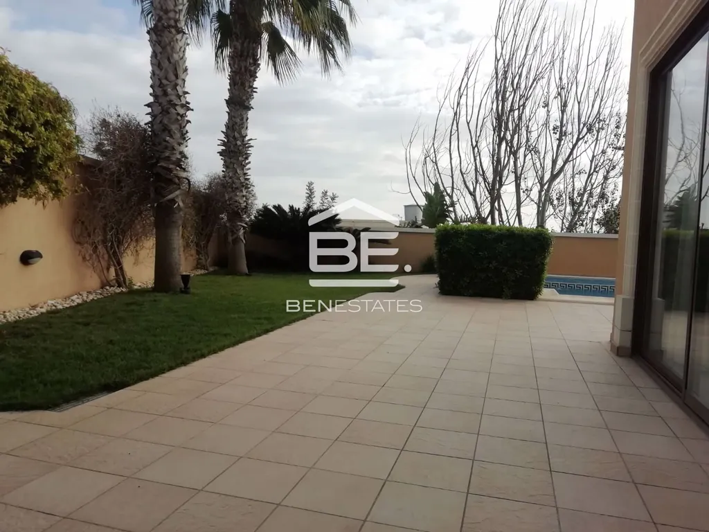 Semi Detached Villa in Victoria Gardens