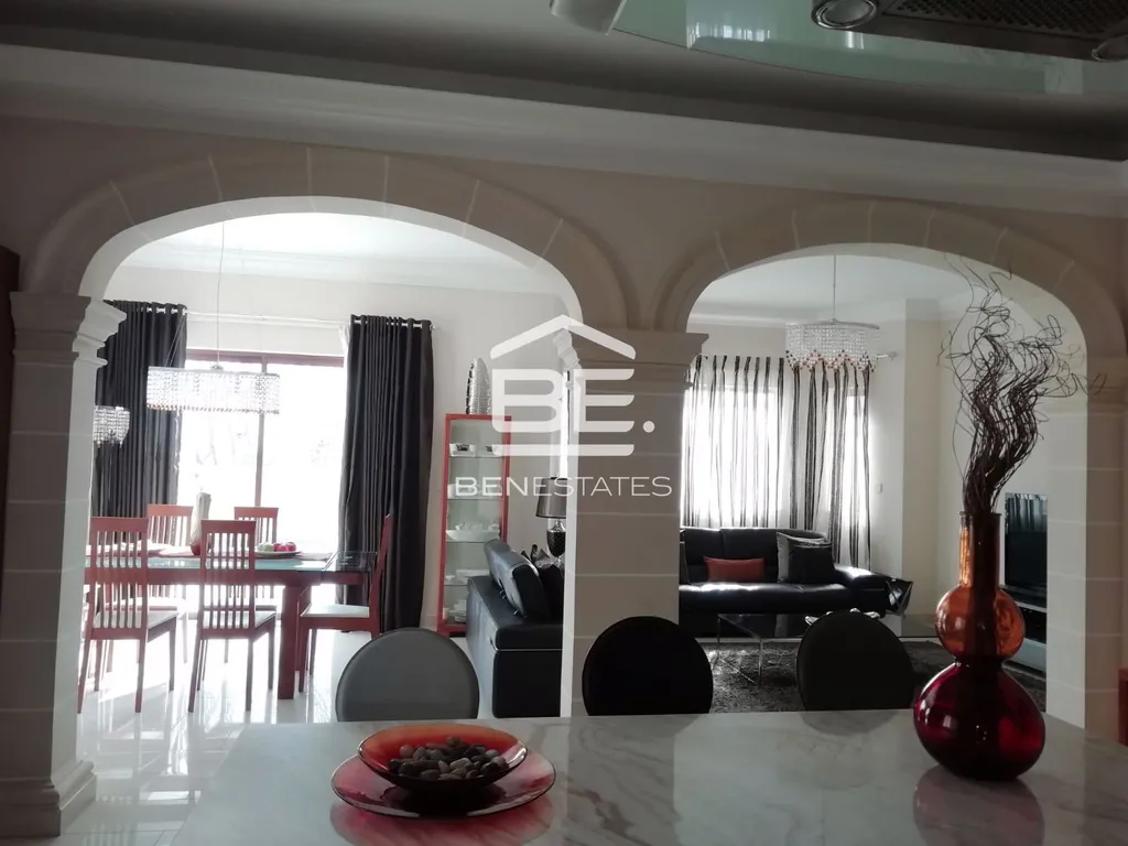 Semi Detached Villa in Victoria Gardens