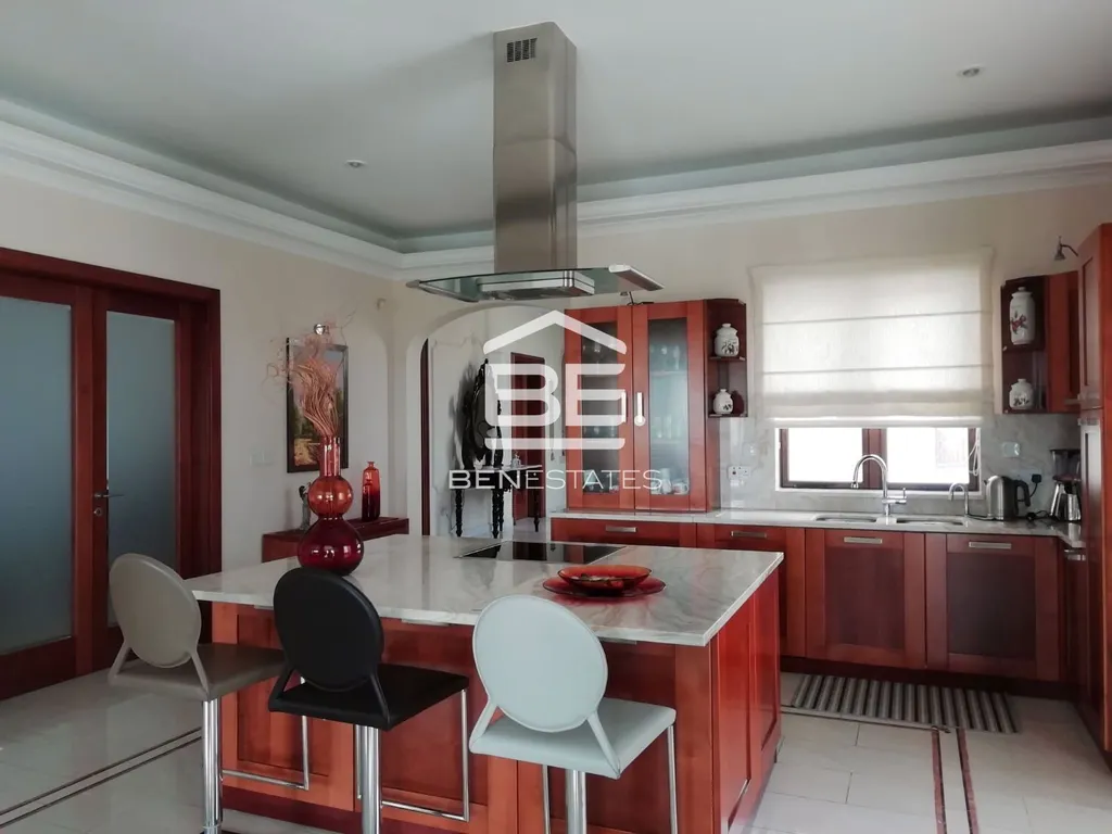 Semi Detached Villa in Victoria Gardens