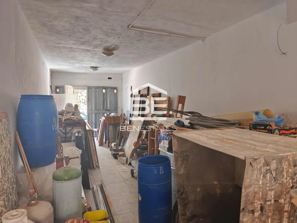 Street Level Garage in Marsascala
