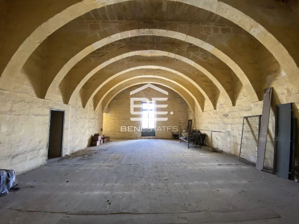 Warehouse in Marsa
