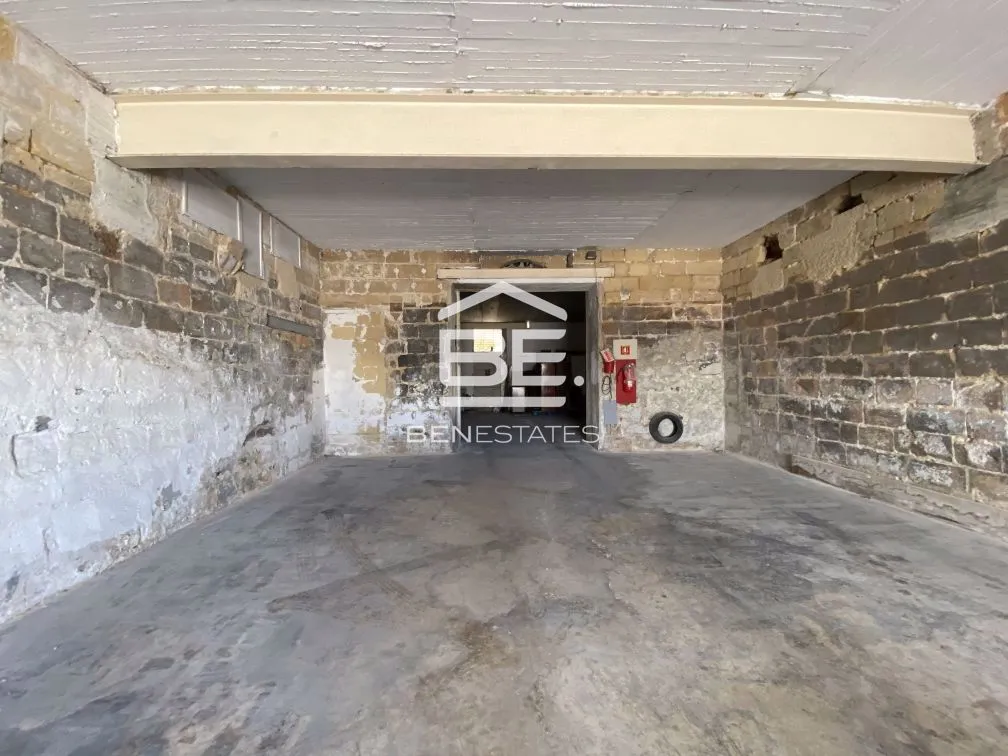 Warehouse in Marsa