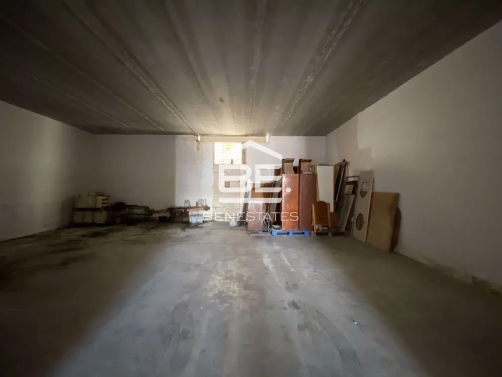 Warehouse in Marsa