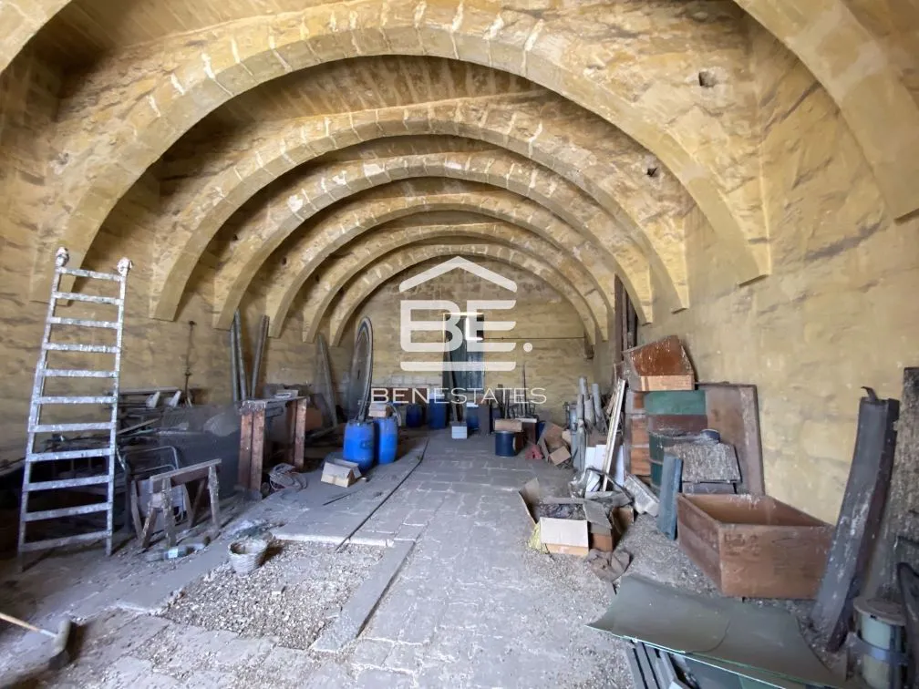 Warehouse in Marsa