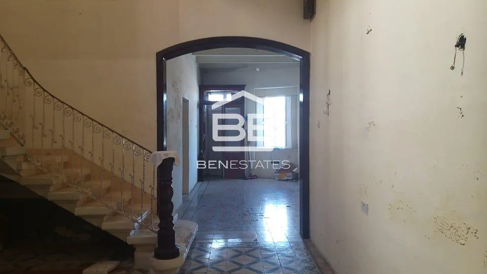 Unconverted Town House in Birzebbuga