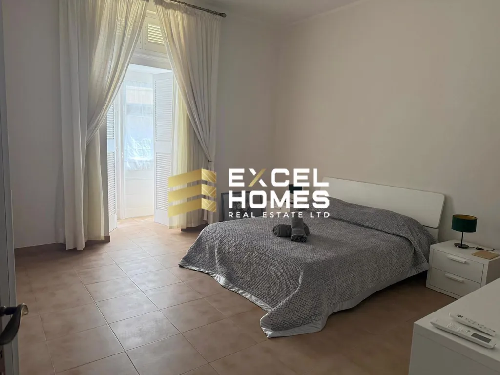 Luxurious 4 Bedroom Townhouse in Sliema with Large Terrace and Garage - View 5