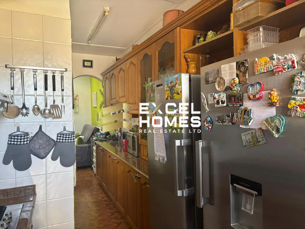 Spacious 3 Bedroom Townhouse in Bormla with Large Terrace - View 3