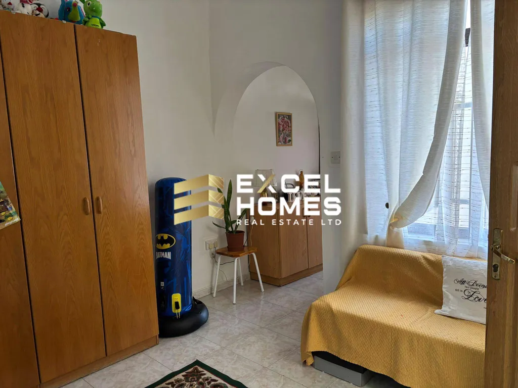 Spacious 3 Bedroom Townhouse in Bormla with Large Terrace - View 5