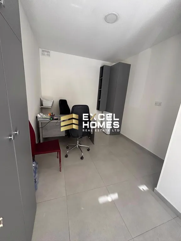 Spacious Shop in Pieta with High Foot Traffic - View 4