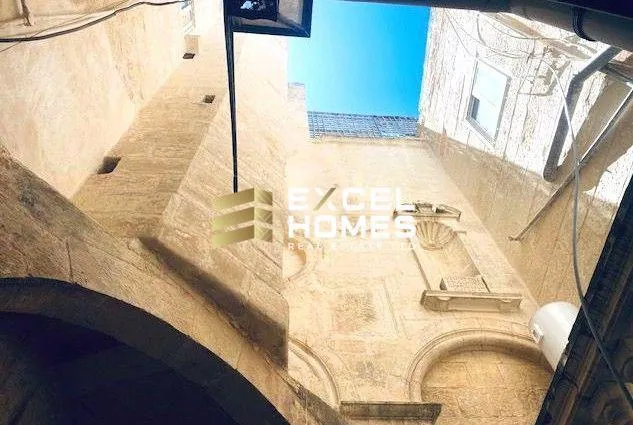 Modern 5 Bedroom Townhouse in Birgu with Large Terrace - View 3