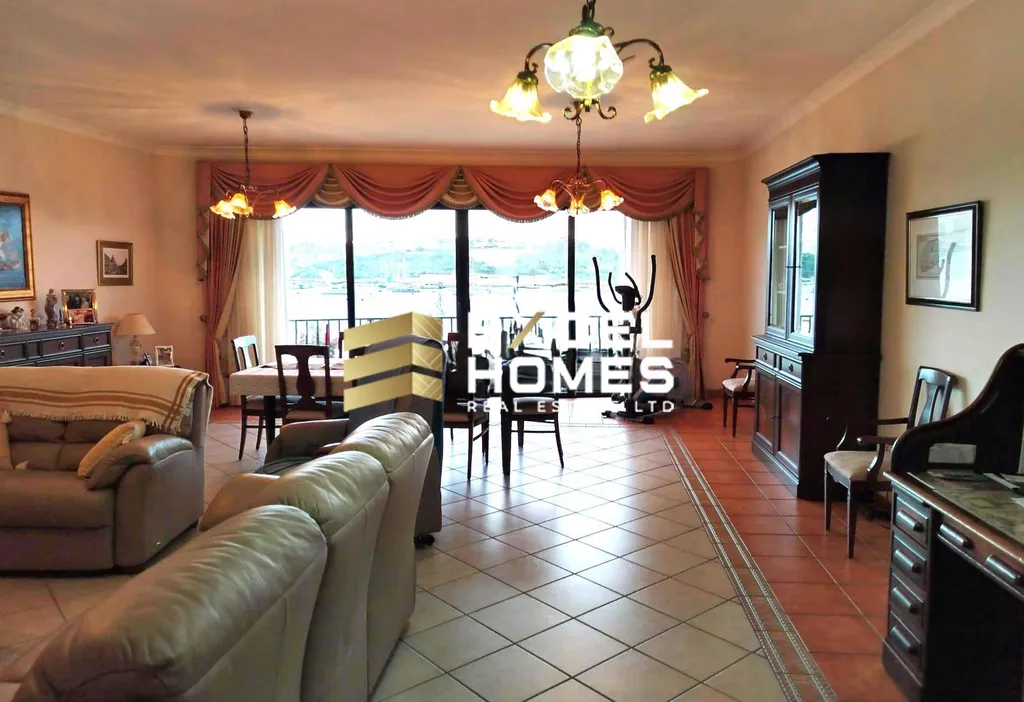 Luxurious 3 Bedroom Apartment in Sliema with Garage - View 3