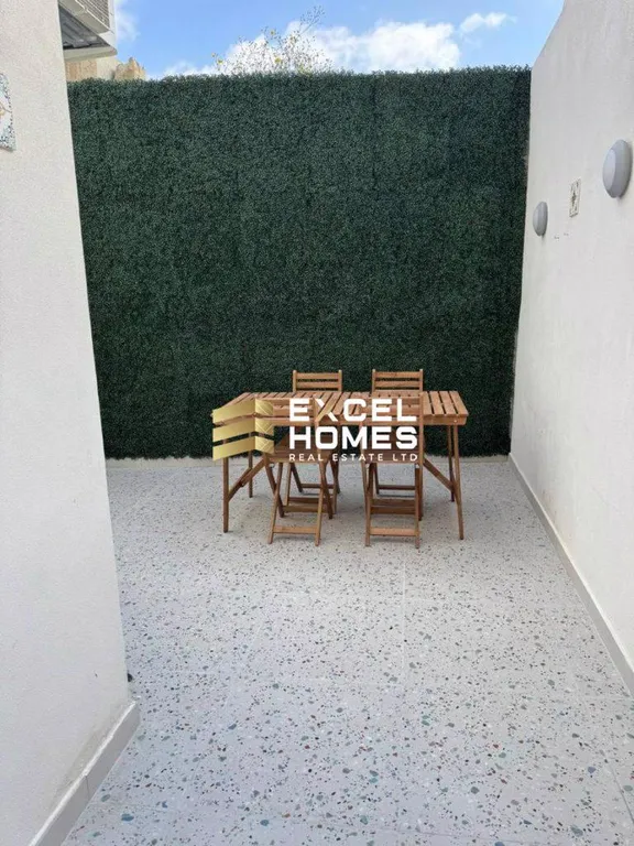 Cozy 1 Bedroom Maisonette in Hamrun with Ensuite - View 3