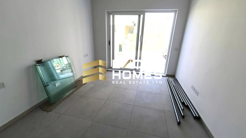Luxurious 2 Bedroom Penthouse in Gzira with Sea View - View 3
