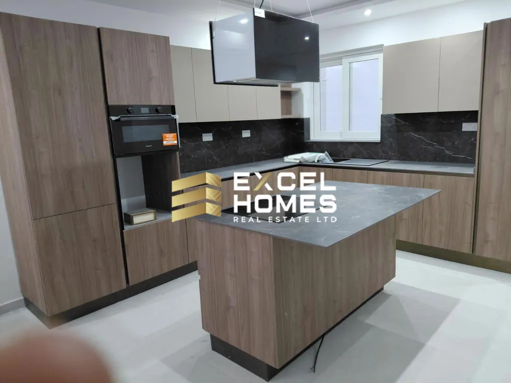 Spacious 3 Bedroom Apartment in Balzan with Large Terrace - View 2