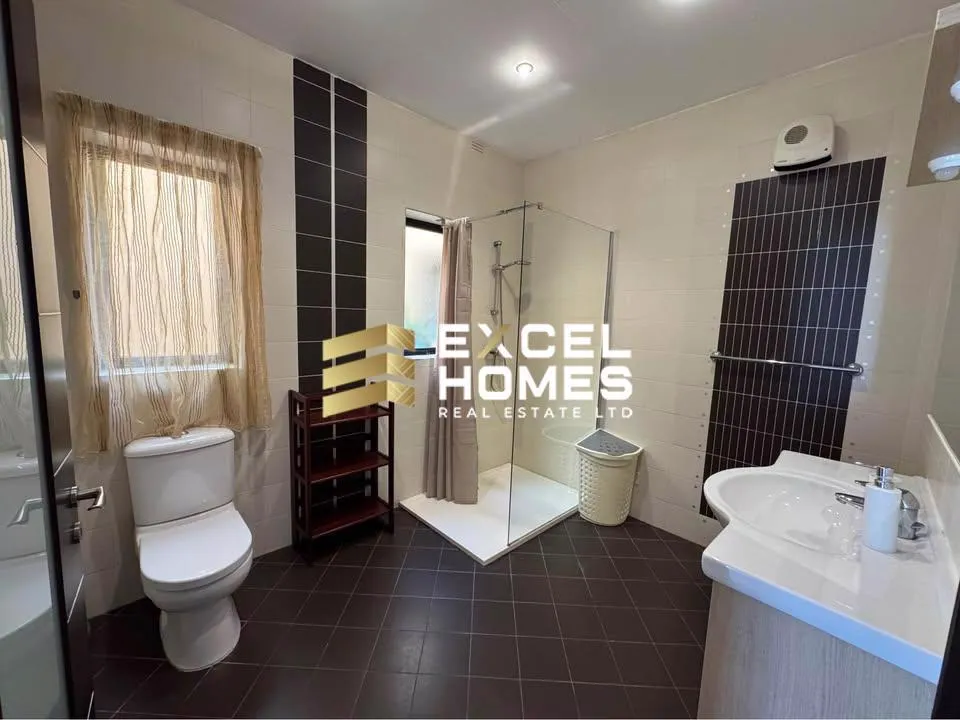 Spacious 4 Bedroom Maisonette in Pembroke with Large Terrace - View 4