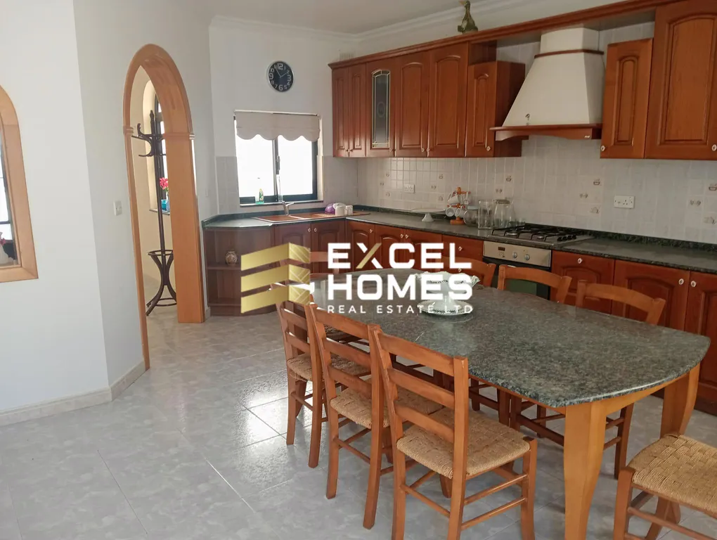 Luxurious 3 Bedroom Apartment in Attard with Sea View and Garage - View 2