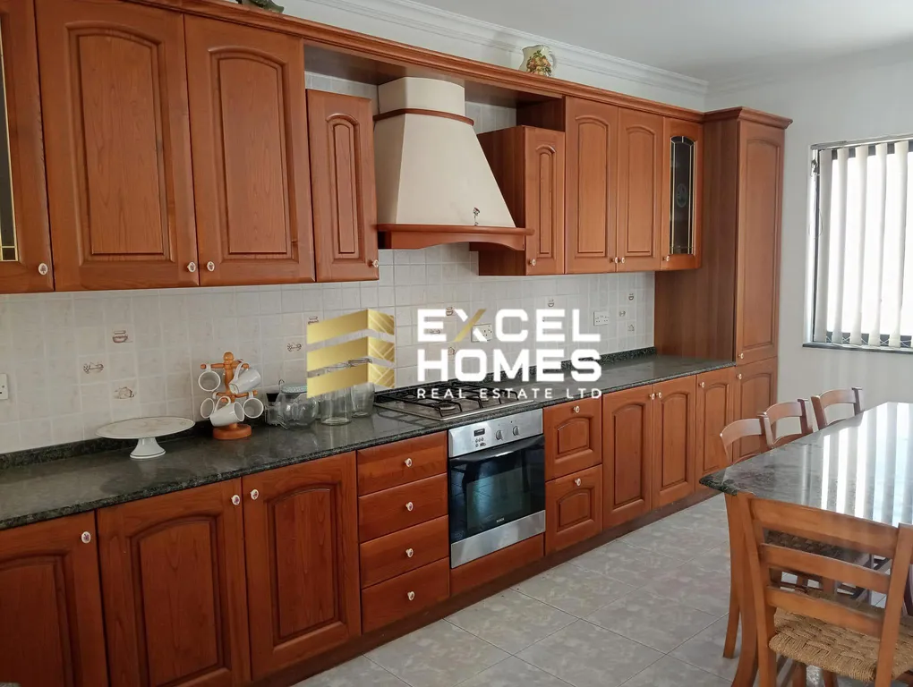 Luxurious 3 Bedroom Apartment in Attard with Sea View and Garage - View 3