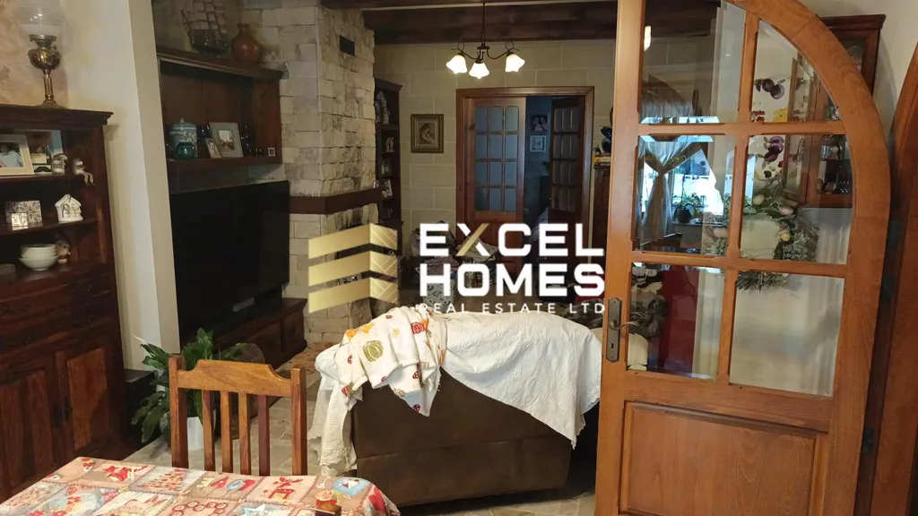 Modern 4 Bedroom Terraced House in Swieqi with Garage and Terrace - View 5