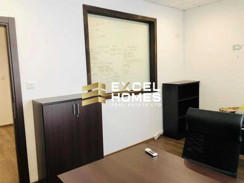 Spacious Office in Msida with Modern Finishes - View 5