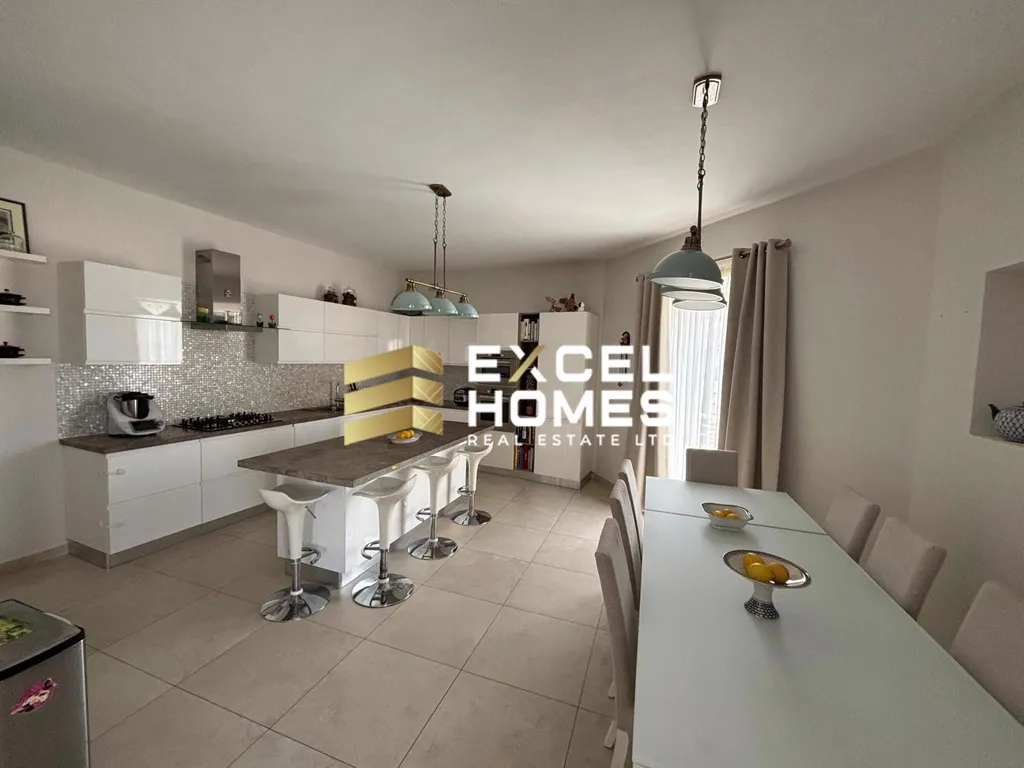 Spacious 3 Bedroom Apartment in Siggiewi with Ensuite - View 3
